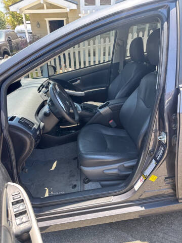 2014 Toyota Prius Plug-in Hybrid Advanced