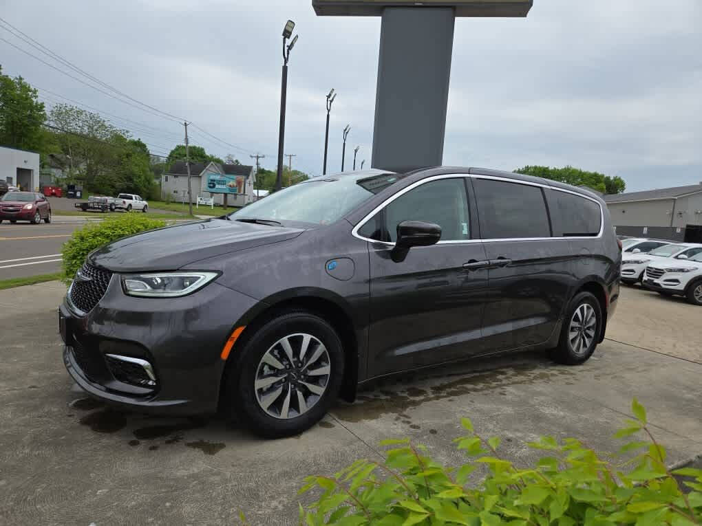 2023 Chrysler Pacifica Plug-In Hybrid for sale at Dave Warren Used Car Super Center in Westfield, NY