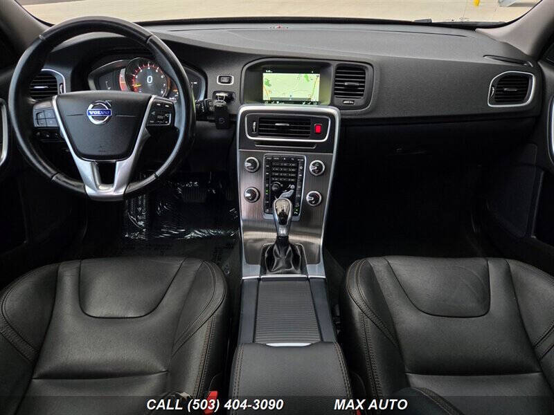 2016 Volvo V60 Cross Country T5