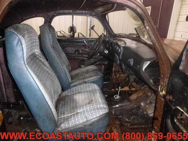 1946 Plymouth DELUXE COU