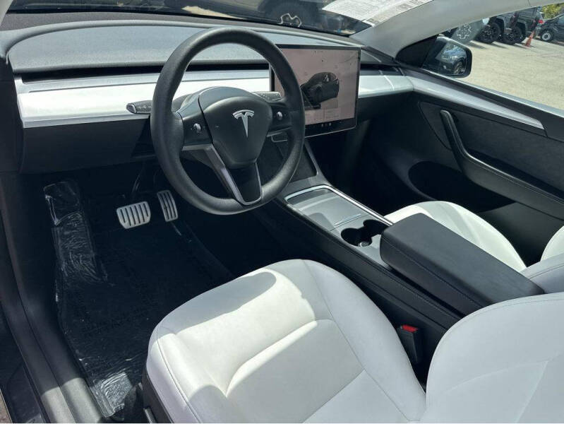 2024 Tesla Model Y Performance