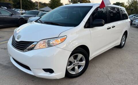2015 Toyota Sienna for sale at COSMES AUTO SALES in Dallas TX