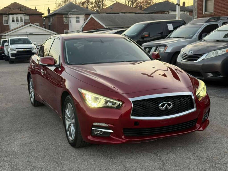 2015 INFINITI Q50 Premium's photo