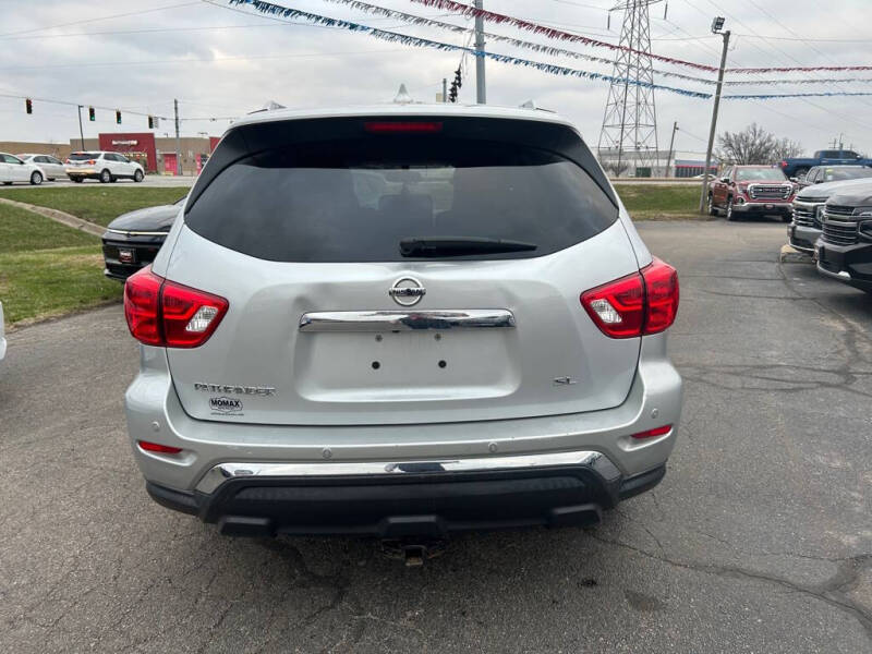 2020 Nissan Pathfinder SL