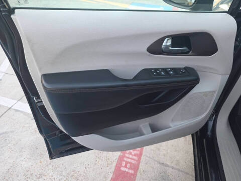 2017 Chrysler Pacifica Touring