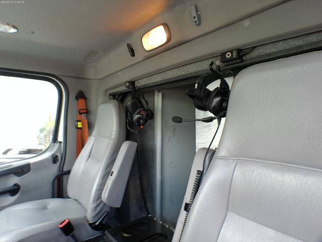 2015 Freightliner M2 106