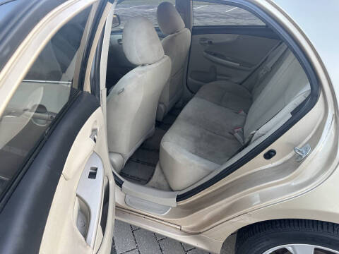 2013 Toyota Corolla LE