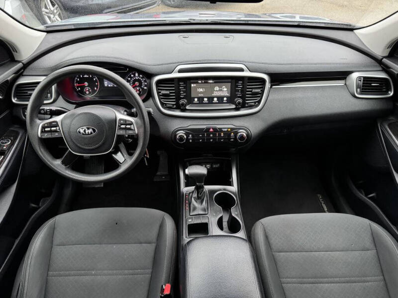 2020 Kia Sorento LX V6