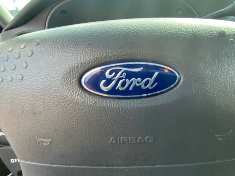 2004 Ford Explorer Sport Trac XLS