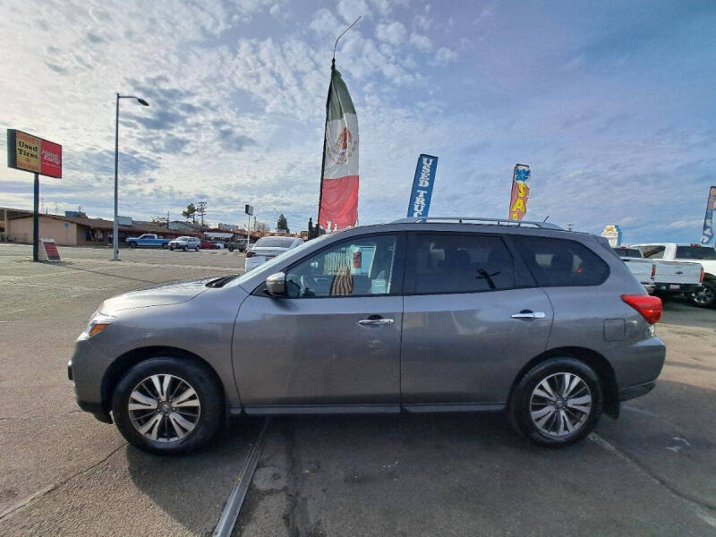 2017 Nissan Pathfinder S