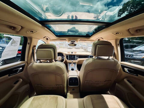 2017 Porsche Macan