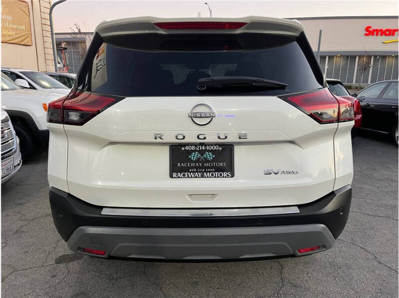 2022 Nissan Rogue SV