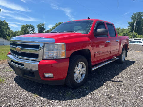 2011 Chevrolet Silverado 1500 for sale at KNE MOTORS INC in Columbus OH