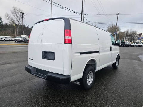 2025 Chevrolet Express 3500