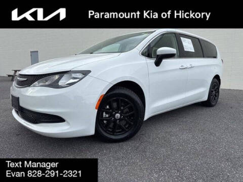 2023 Chrysler Voyager LX