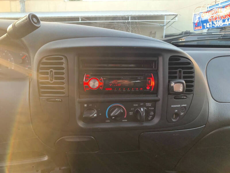 2003 Ford F-150 Lariat