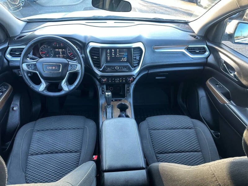 2017 GMC Acadia SLE-2