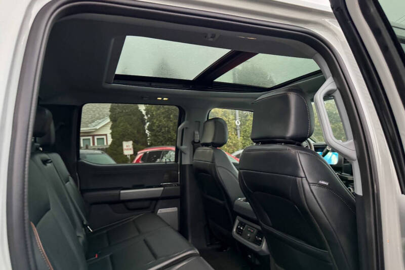 2025 Ford F-450 Super Duty Lariat