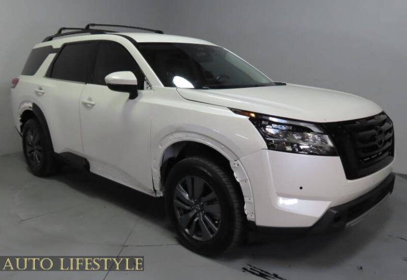 2022 Nissan Pathfinder SV