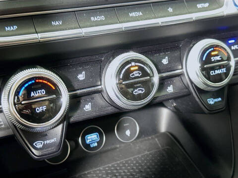 2023 Genesis G70