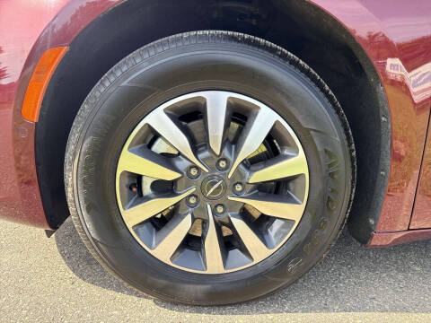 2023 Chrysler Pacifica Plug-In Hybrid Touring L