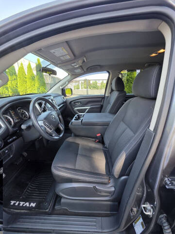 2019 Nissan Titan SV
