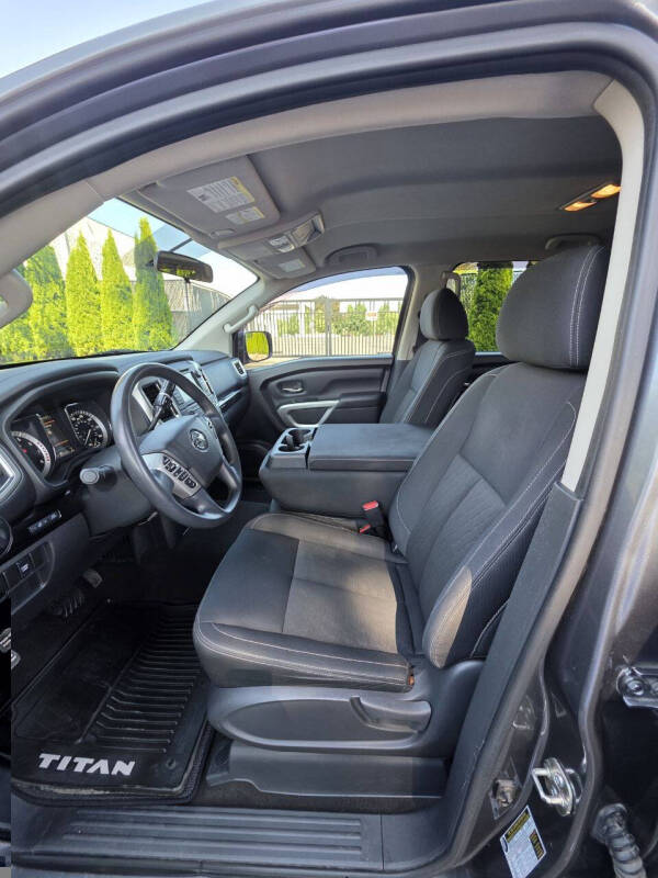 2019 Nissan Titan SV