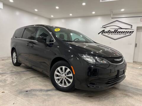 2017 Chrysler Pacifica for sale at Auto House of Bloomington in Bloomington IL