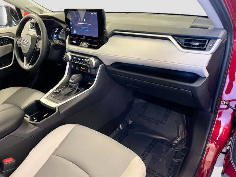 2025 Toyota RAV4 Hybrid XLE Premium