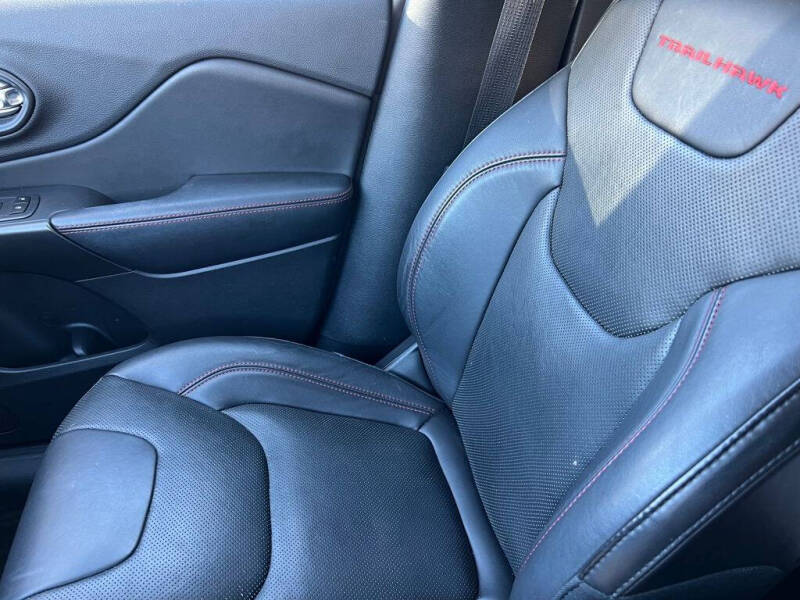 2019 Jeep Cherokee Trailhawk