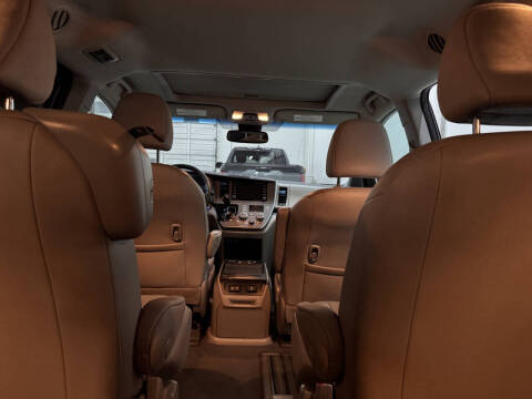 2020 Toyota Sienna XLE 8-Passenger