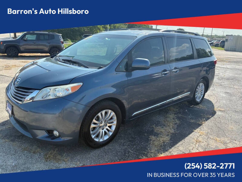 2017 Toyota Sienna XLE's photo