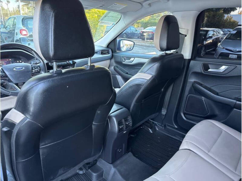 2022 Ford Escape Hybrid SEL