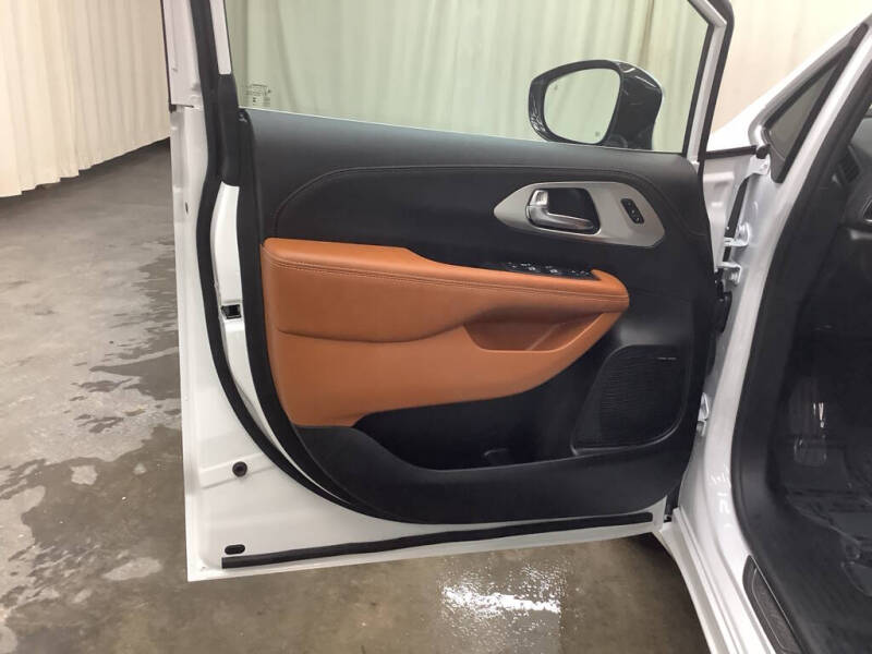 2026 Chrysler Pacifica Pinnacle