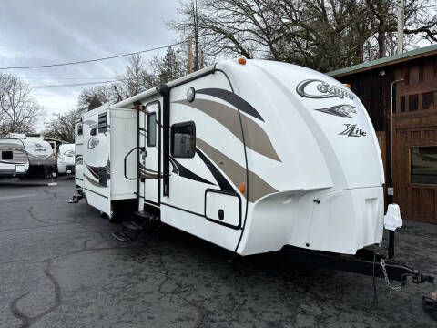 2015 Keystone RV Cougar 2 Bedroom 33RBI / 36ft for sale at Jim Clarks Consignment Country - Travel Trailers in Grants Pass OR