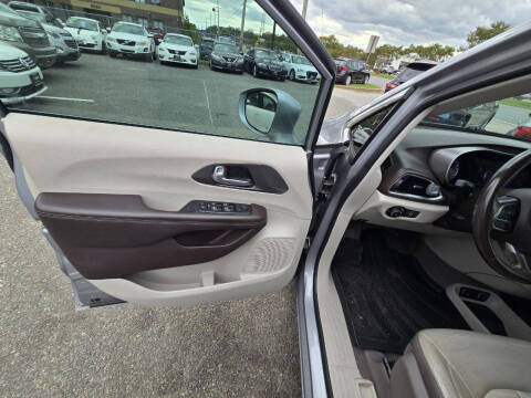 2019 Chrysler Pacifica Touring L