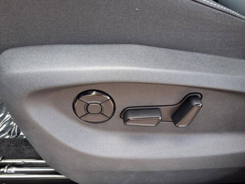 2025 Volkswagen Tiguan SE