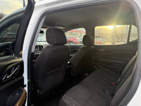 2017 GMC Acadia SLE-2