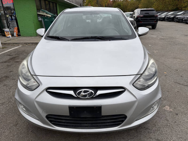 2012 Hyundai Accent GLS