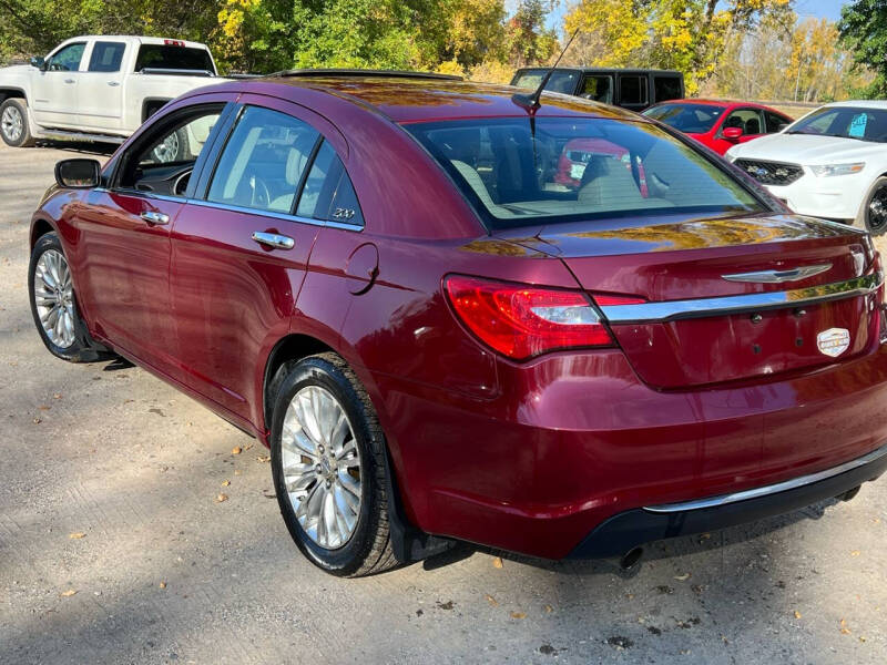 2011 Chrysler 200 Limited photo 4