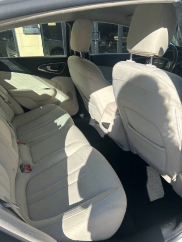 2016 Chrysler 200 Limited