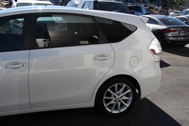 2012 Toyota Prius v Five