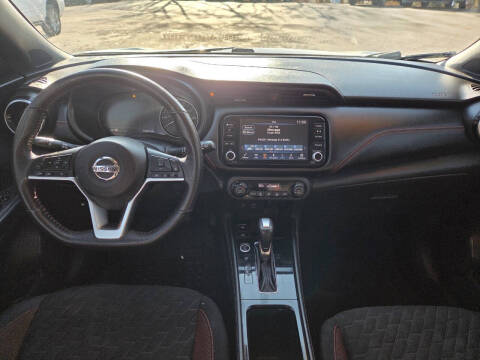 2021 Nissan Kicks SR