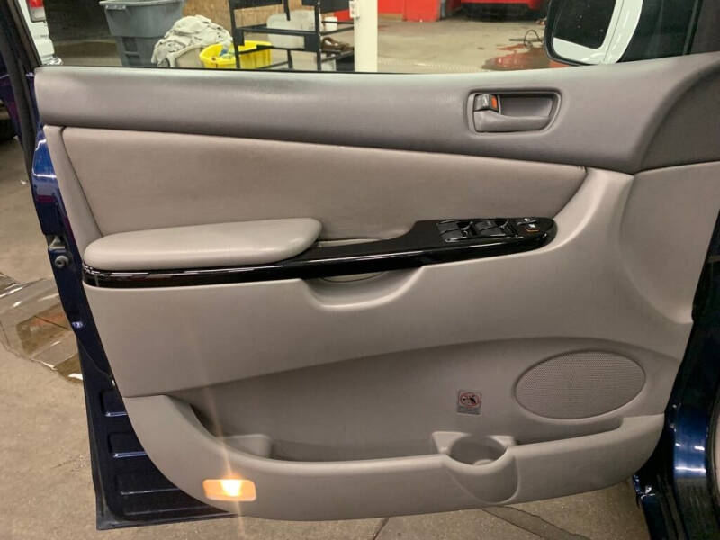 2004 Toyota Sienna