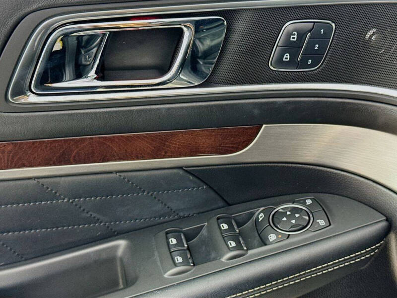 2017 Ford Explorer Platinum