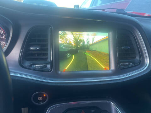 2017 Dodge Challenger R/T Shaker