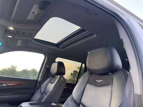 2016 Cadillac Escalade Luxury Collection