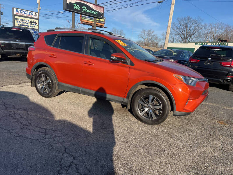 2016 Toyota RAV4 XLE photo 3