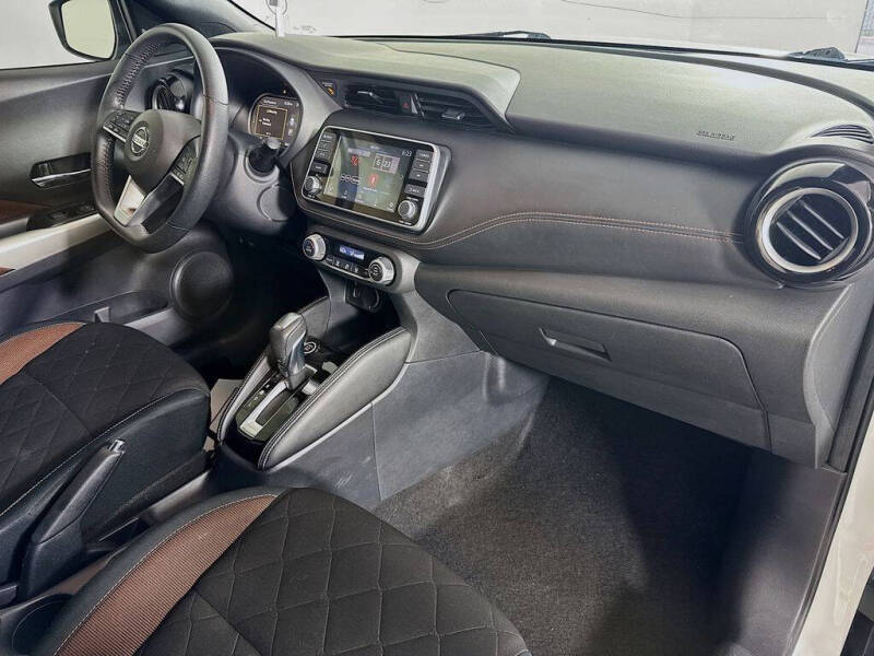 2019 Nissan Kicks SR