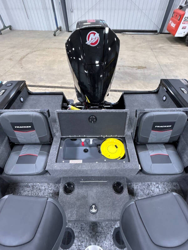 2025 Tracker TARGA 19 COMBO